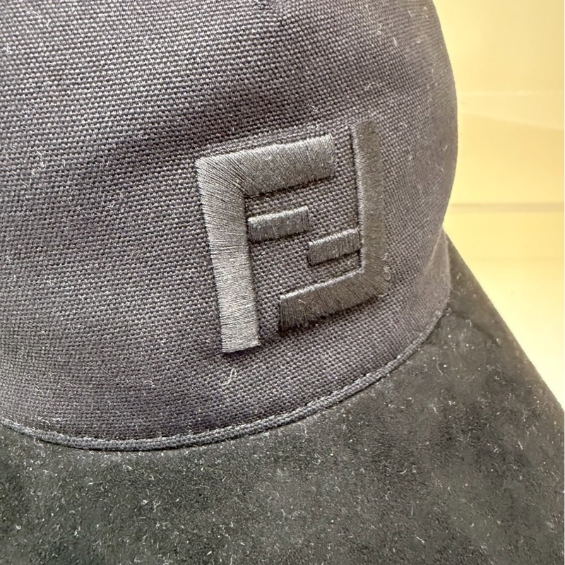 FENDI 黑色棒球帽型墨鏡 全新品-4