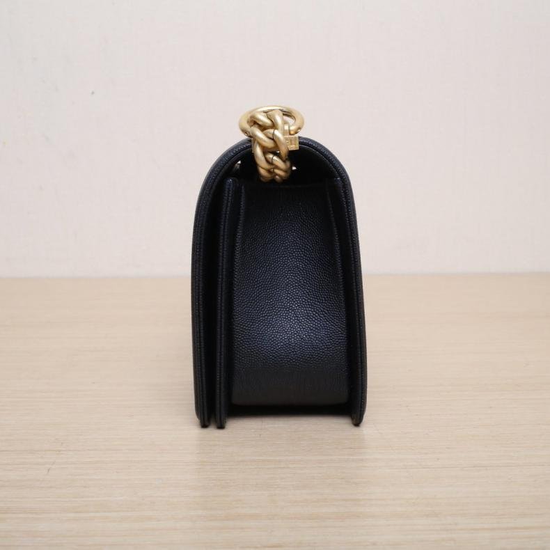 Leboy 中號 25cm 黑色 荔枝皮革C 晶元開 金扣 菱格紋-1