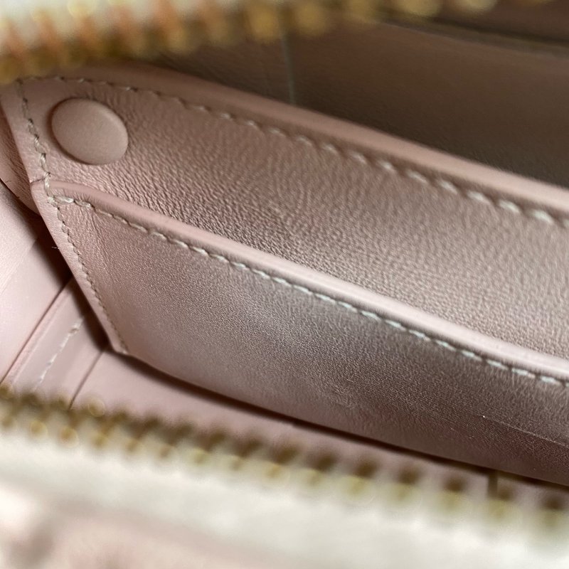 △ Bottega Veneta 寳緹嘉 Pink Lambskin Brick Cassette One Shoulder Bag 粉紅色小羊皮單肩袋 - 257016677-15