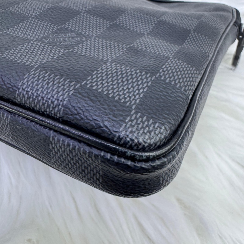 Louis Vuitton 男裝手揸包-1