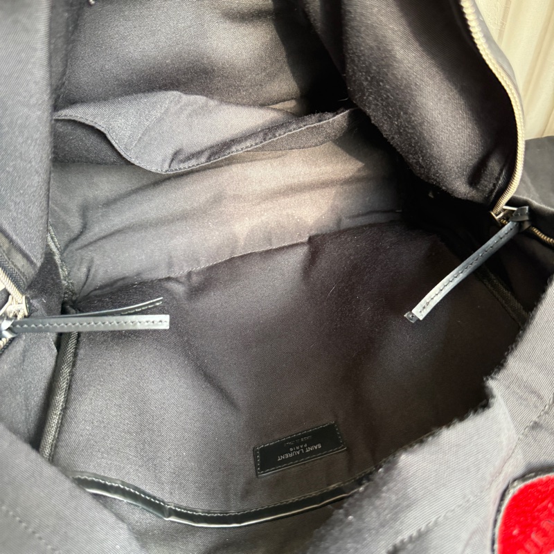 YSL 徽章帆布後背包 男女都可以 甜甜-11