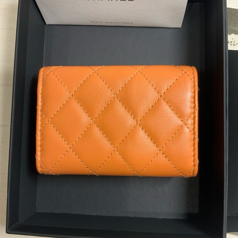 Chanel小羊皮三折短夾-8