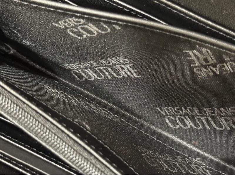 VERSACE凡賽絲拉鍊長夾 立體壓印Lago 款-3