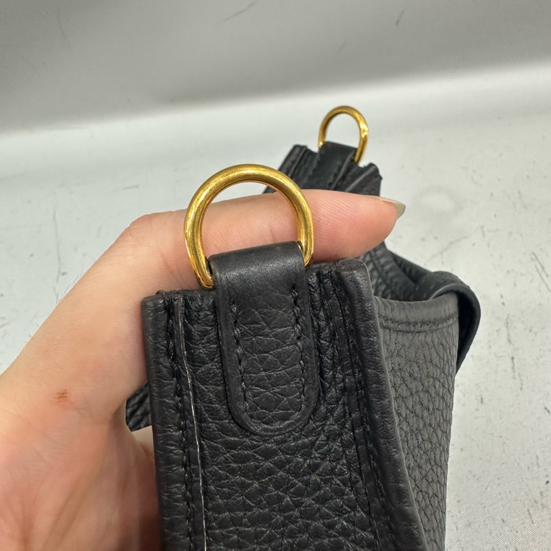 Hermes 黑TC皮金釦mini evelyne 斜背包 U刻-12