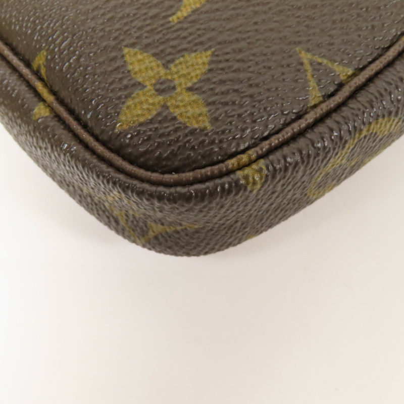 LOUIS VUITTON Monogram Mini Pochette Accessoires金扣手挽袋-11