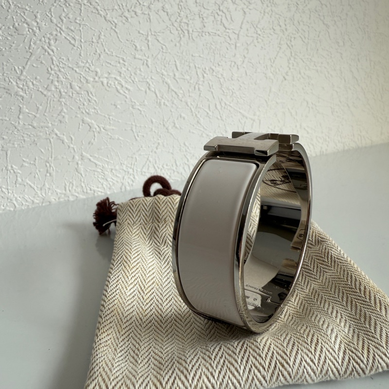 Hermes H白色寬版手環-6