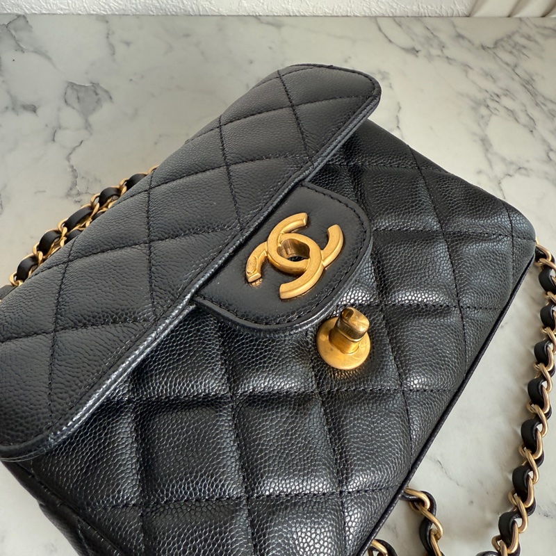 Chanel 荔枝皮大小剛剛好的斜背包新款20萬-9