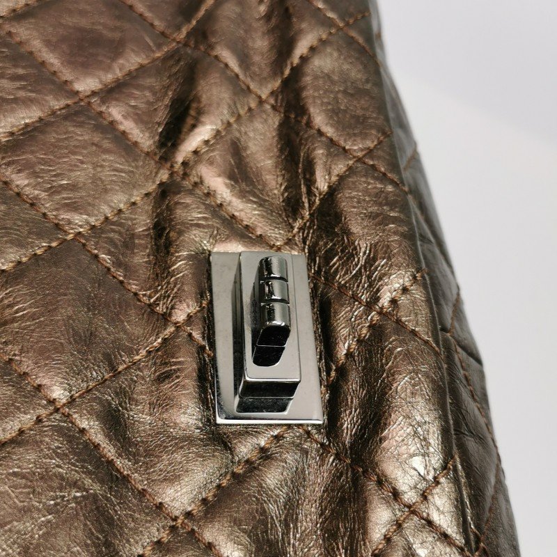 Chanel 2.55 Flag Bag 季節限定款 Maxi 油蠟皮 菱格 絎縫 長方形旋扣 單肩包-12