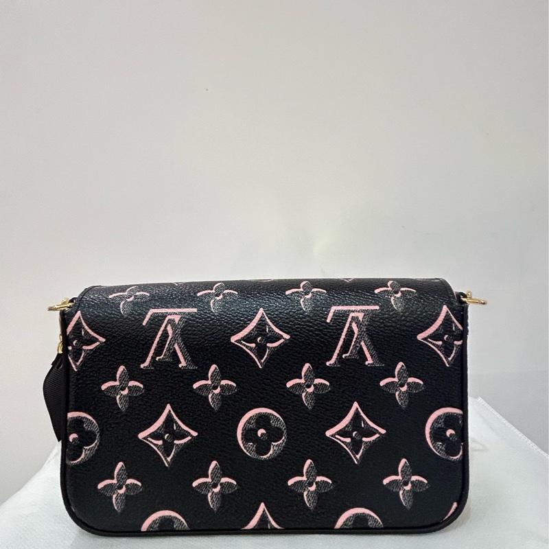 LV黑PVC粉字花二合一-1