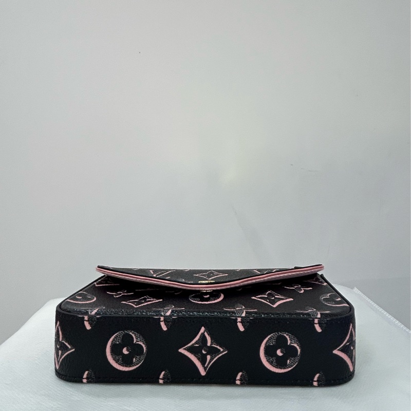 LV黑PVC粉字花二合一-4