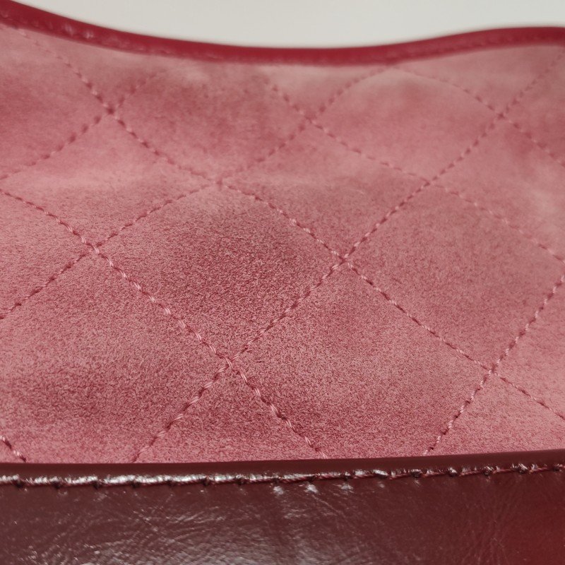 Chanel Gabrielle 流浪包 小號 油蠟皮 翻毛皮 拼色 菱格 絎縫 雙鍊設計 單肩包-18