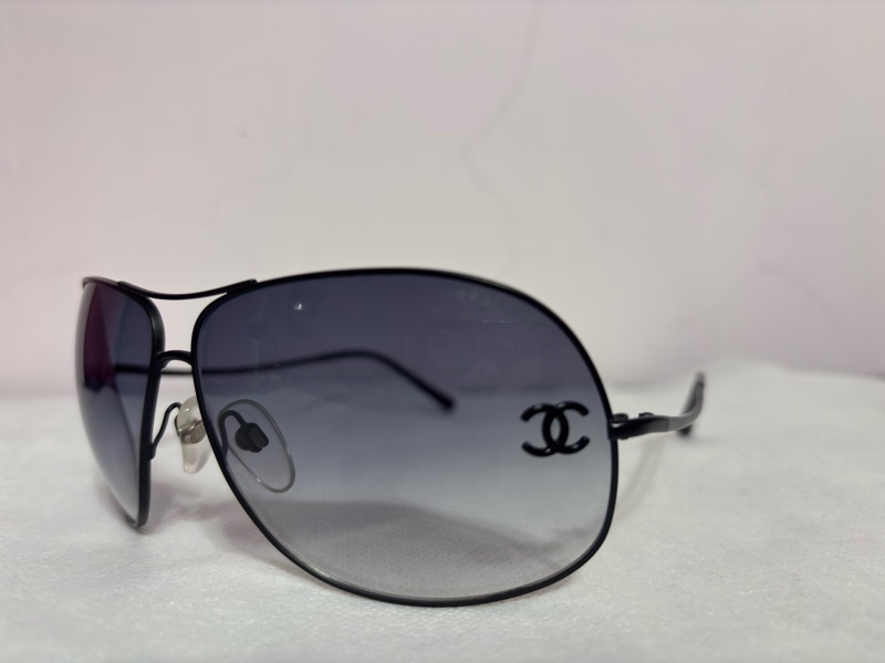CHANEL黑框/藍色漸層墨鏡 /太陽眼鏡/ 飛行墨鏡 中性-0