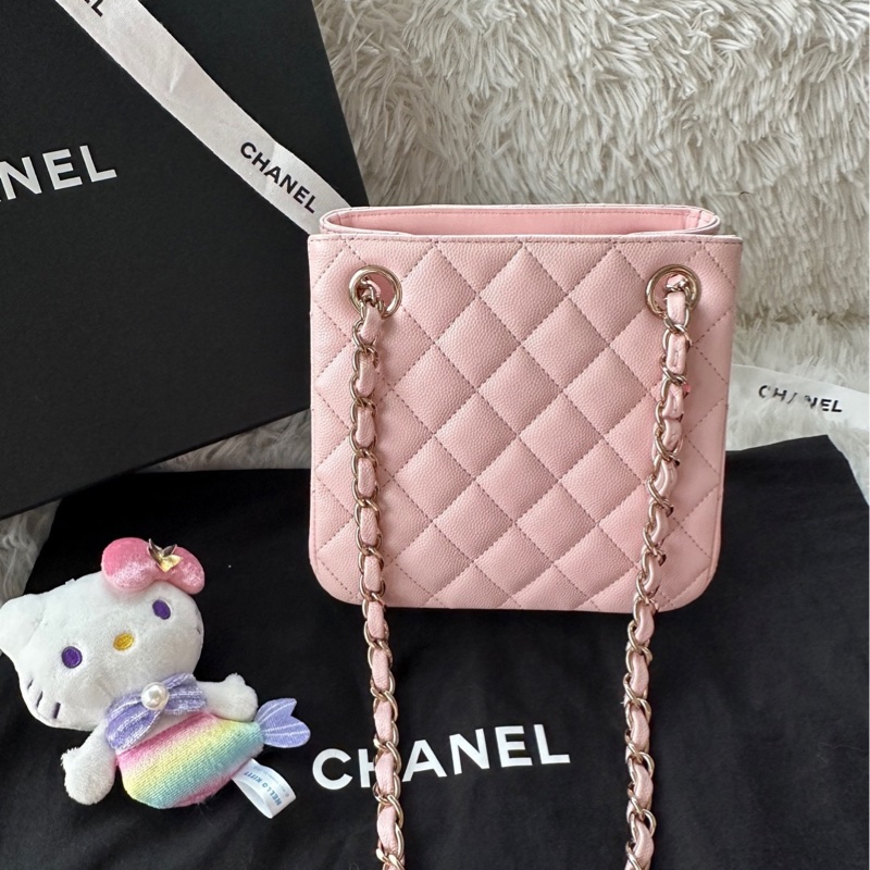 香奈儿 Chanel 22S 粉色 浅粉色 淡粉色 金扣 荔枝牛皮 手提 单肩 腋下-1