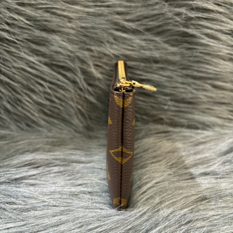 LV M13559 OCASE 原花老花字紋 一字 拉鍊 零錢包 鑰匙包 名片包 卡片包 信用卡包 有夾層大款-1