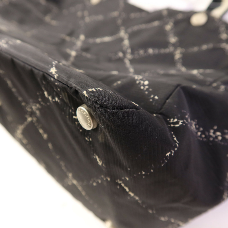 CHANEL 尼龍Travel Line銀扣肩背袋-9