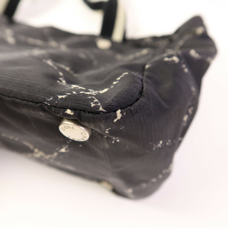 CHANEL 尼龍Travel Line銀扣肩背袋-11