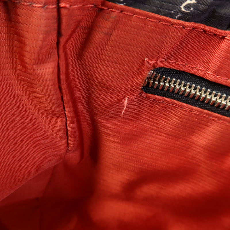 CHANEL 尼龍Travel Line銀扣肩背袋-14