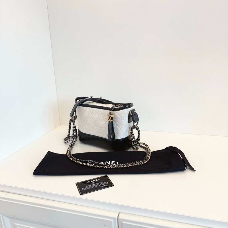 Chanel香奈兒 Gabrielle 白色菱格流浪包 小號30開 肩背包 斜背包-3