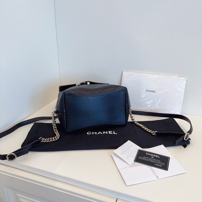 Chanel 香奈兒 黑金復古V紋牛皮 雙肩包 後背包 26開帶卡/購鉦-5