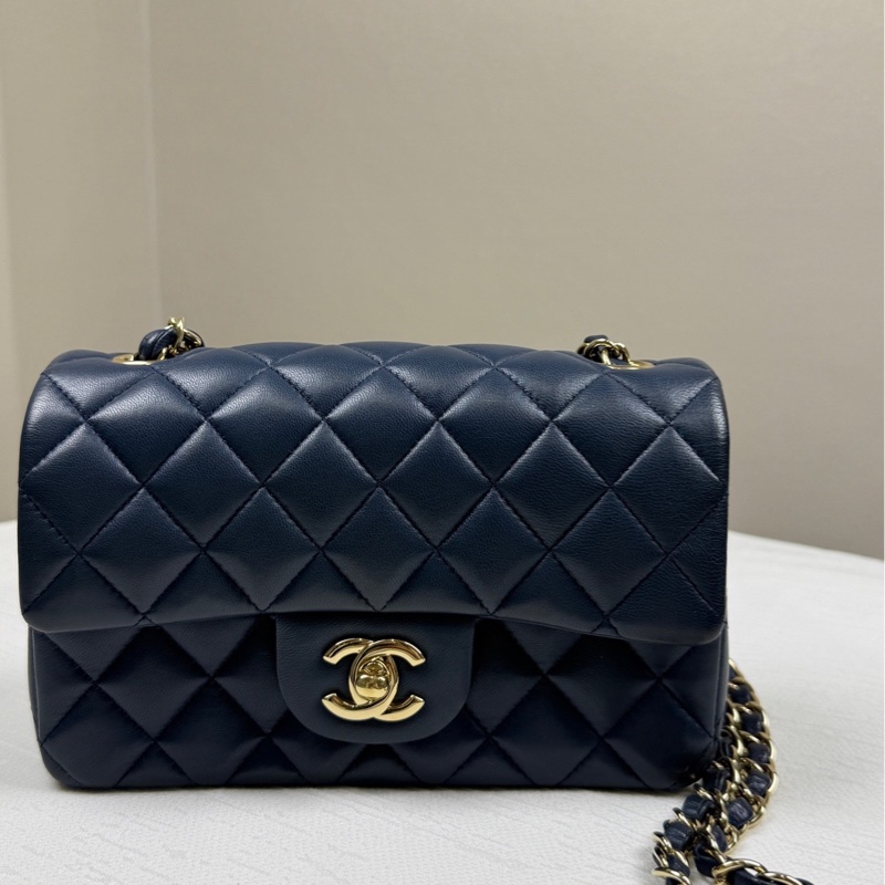 98新Chanel香奈兒深藍色CF大mini鏈條包 23開，金扣配藍色羊皮超好看-1