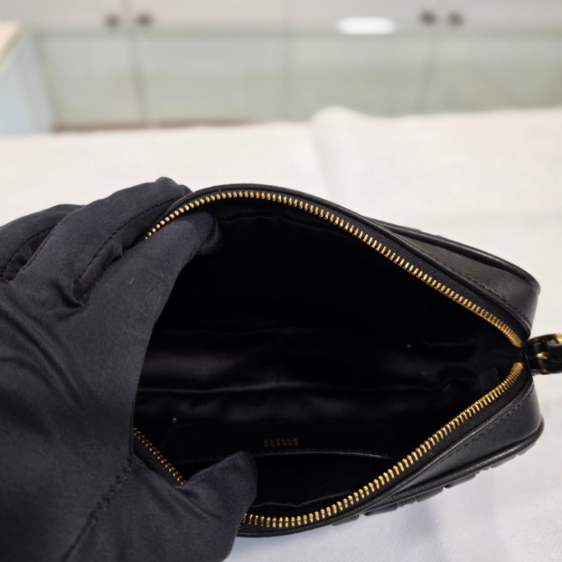 🎉新品好折扣✨Miu Miu 5NE024 Matelasse 皺褶納帕軟皮肩背包 黑色-12