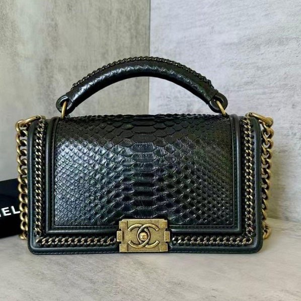 小巴黎二手名牌 真品Chanel boy 25 handle 蛇皮黑金 金釦 專櫃高價款-0