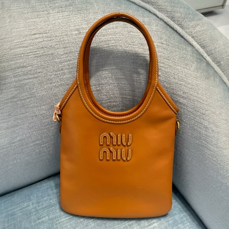 🎉新品好折扣✨Miu Miu 5BA281 迷你 IVY 小牛皮包 棕色/付長肩帶-1