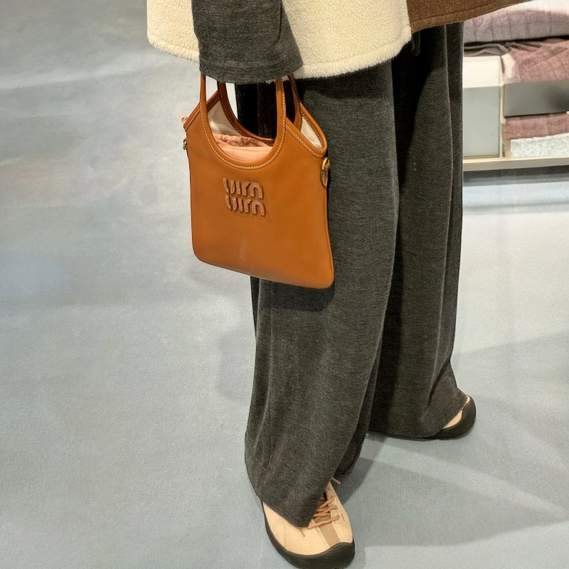 🎉新品好折扣✨Miu Miu 5BA281 迷你 IVY 小牛皮包 棕色/付長肩帶-2
