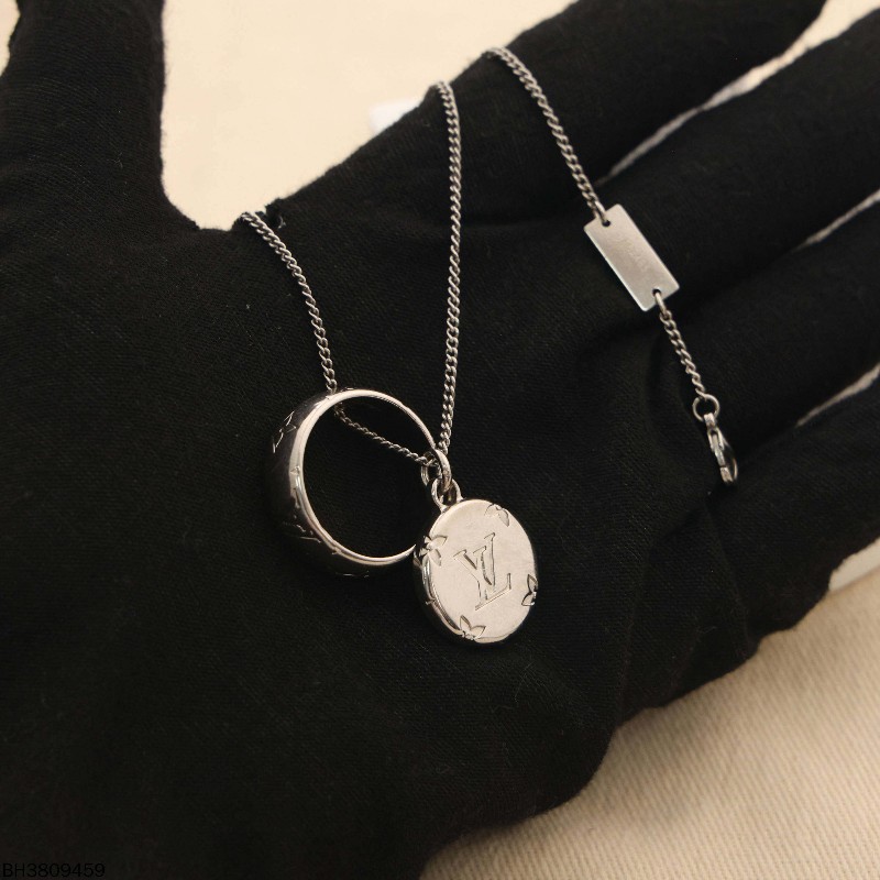LV MONOGRAM金屬銀色吊墜項鍊-5