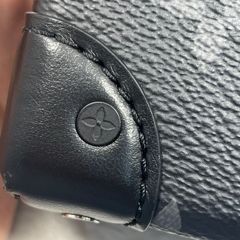 LV 黑老花 單肩包-11