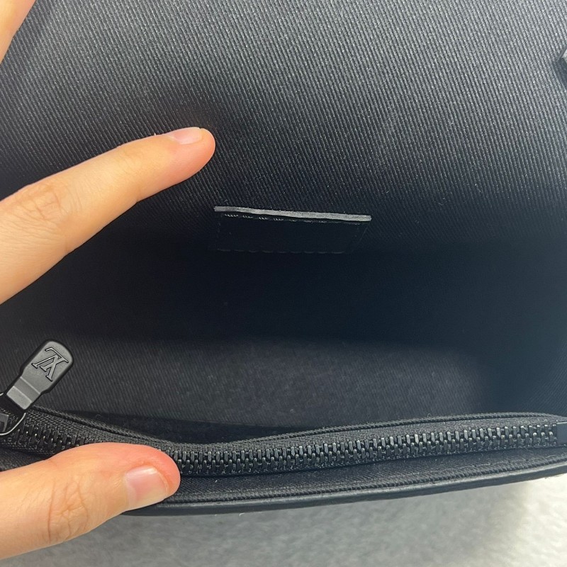 LV 黑老花 單肩包-15