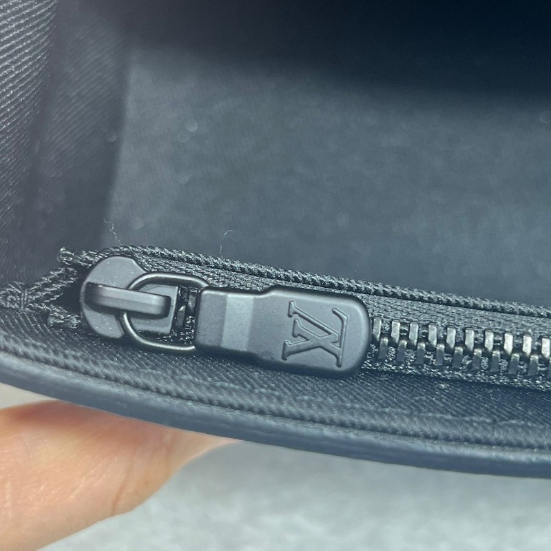 LV 黑老花 單肩包-16