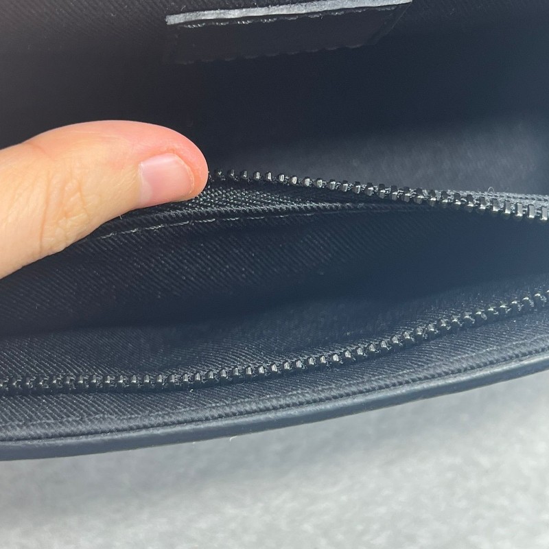 LV 黑老花 單肩包-17