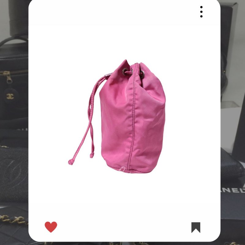 💖9 月新品上架 🔥 ✨經典款！ Prada Tessuto 降落傘小水桶包包 粉紅色 PRADA 降落傘包 中古托特鏈包-3