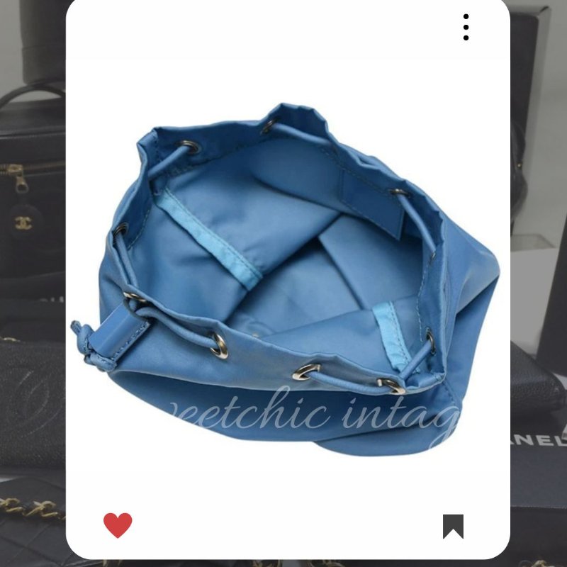 💖9 月新品上架 🔥 ✨經典款！ Prada Tessuto 降落傘小水桶包包 淺藍色 PRADA 降落傘包 中古托特鏈包-7