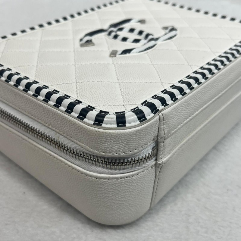 Chanel Vanity case-7