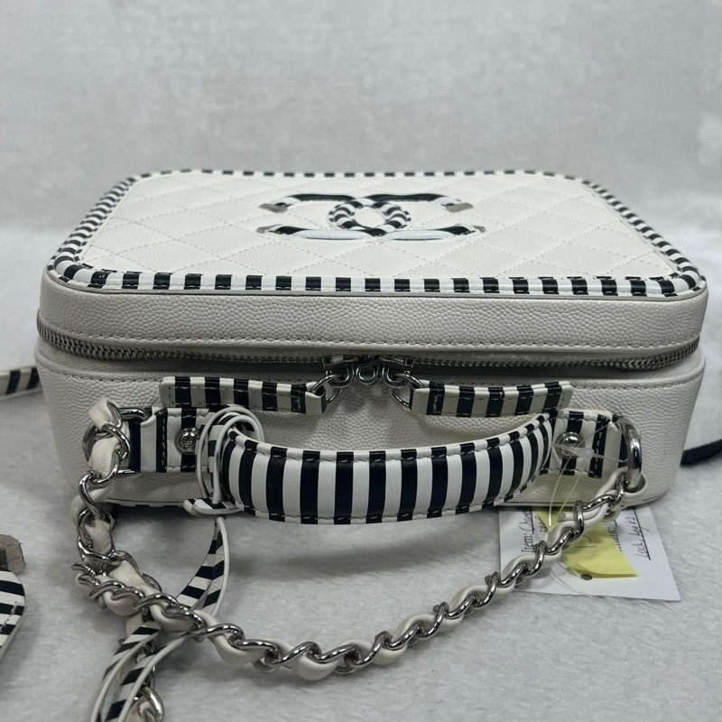 Chanel Vanity case-8