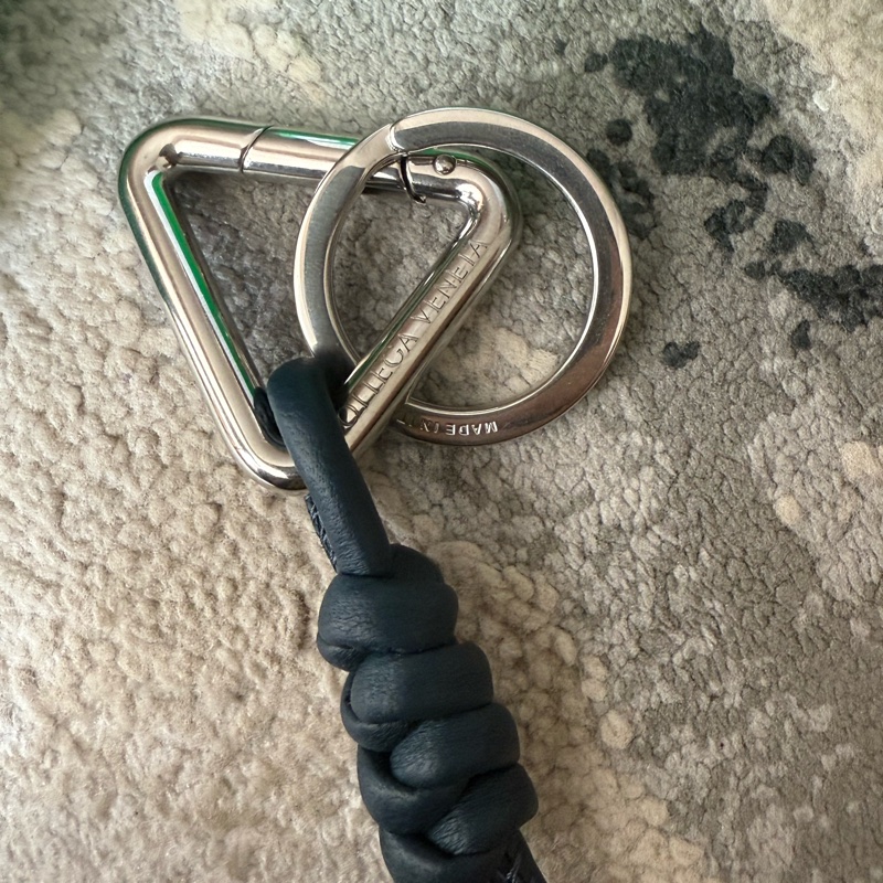 BOTTEGA VENETA 深海藍鑰匙圈(全新)-0