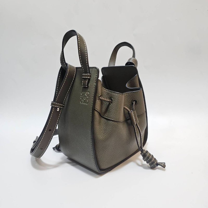 Loewe 墨綠牛皮MiniHammock銀釦肩斜背吊床包-1