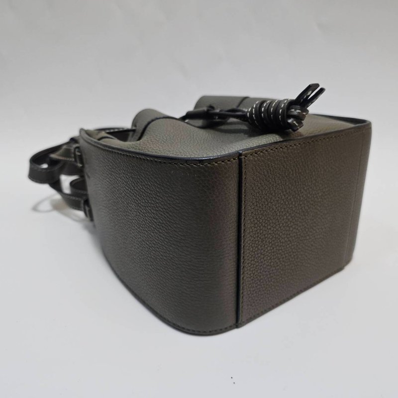 Loewe 墨綠牛皮MiniHammock銀釦肩斜背吊床包-4