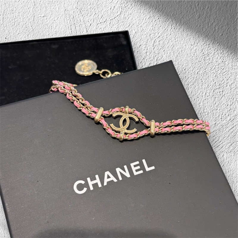 CHANEL 粉紅皮穿鍊項鍊-1