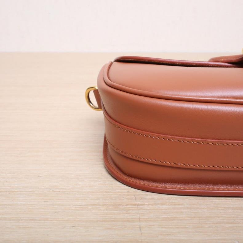 Dior Bobby 中號 22 褐色 皮革C 金扣 2020-3