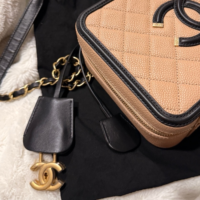 Chanel vanity case 21公分 米黑 化妝箱 荔枝皮 牛皮 霧面復古金-2