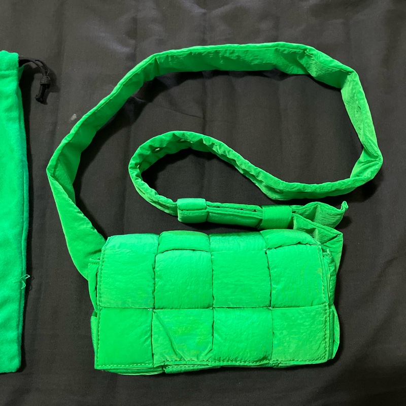 Bottega Veneta八格尼龍綠色胸包/腰包-0