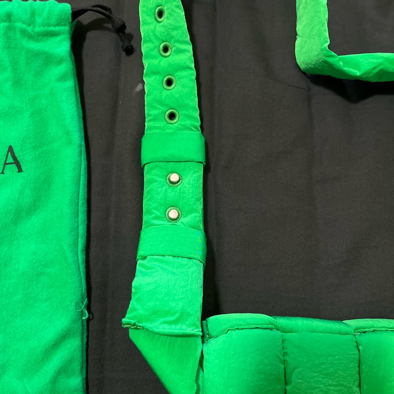 Bottega Veneta八格尼龍綠色胸包/腰包-4