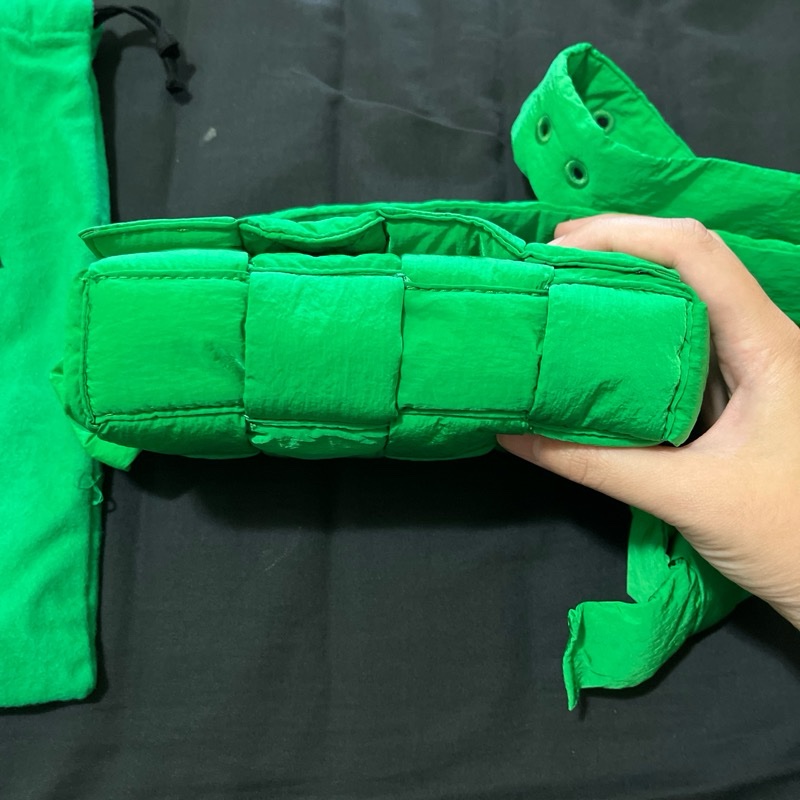 Bottega Veneta八格尼龍綠色胸包/腰包-7