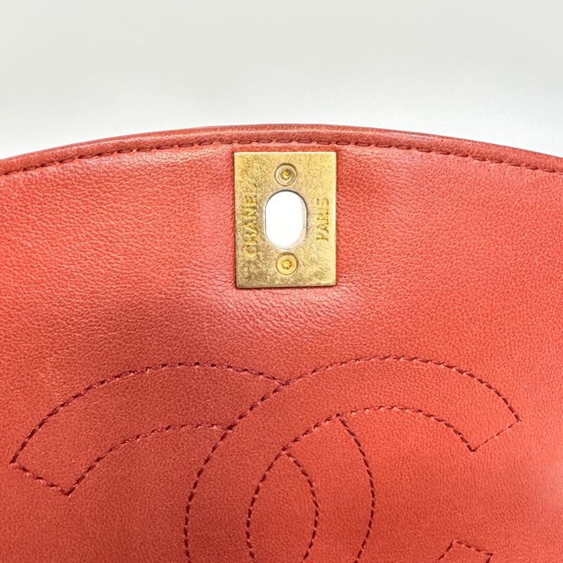 CHANEL磚紅色牛皮金釦Diana肩背包A92734-18