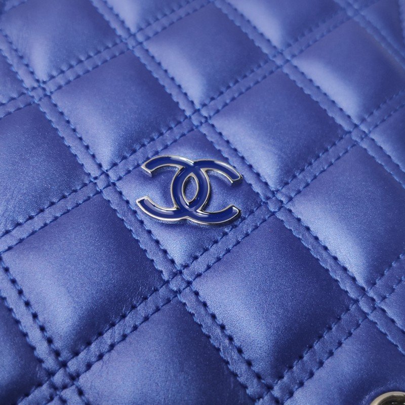 Chanel 牛皮 純色 絎縫 雙C 標識 單肩包-12