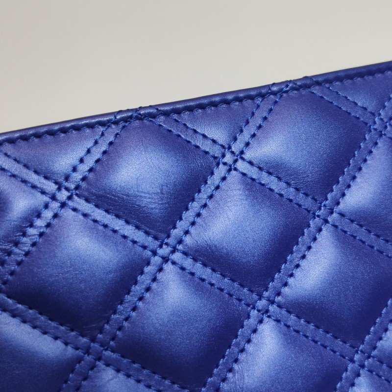 Chanel 牛皮 純色 絎縫 雙C 標識 單肩包-16