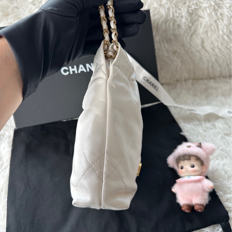 香奈兒 Chanel 23A 22bag mini 白色 牛皮 流浪包 垃圾袋 金幣logo 抽繩 手提 斜挎 單肩-2